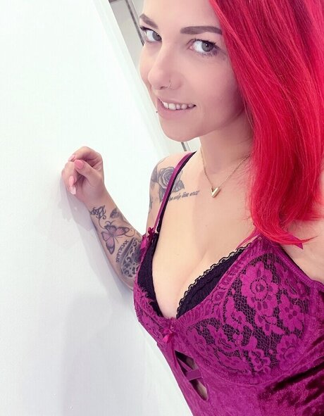 Nina Devil beautiful actress gallery