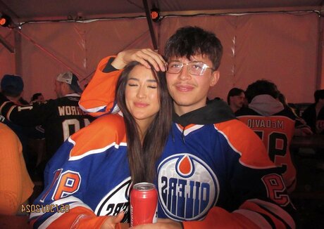 Nevaehmaezee nude model image