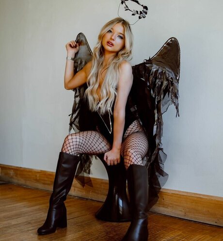 Shae Smolik erotic star photo