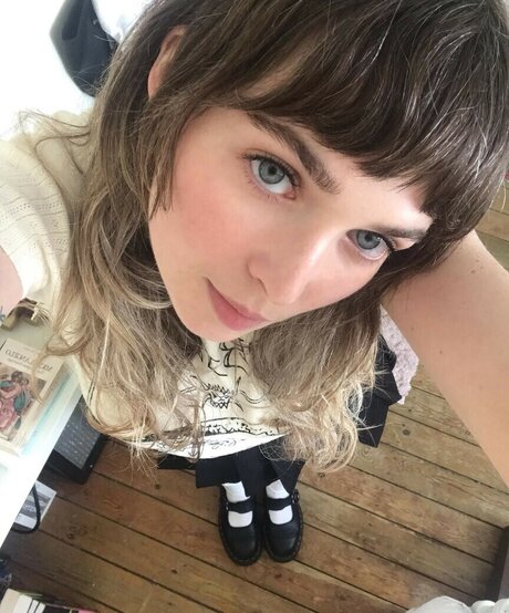 Meg Mills star high quality photos