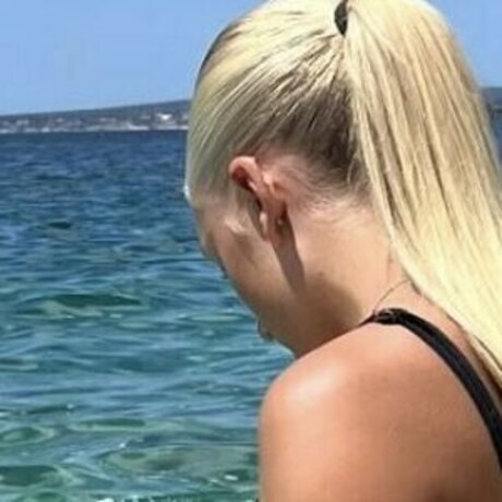 Ellie Maack hd star photos