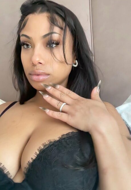 ayisha mia free actress images