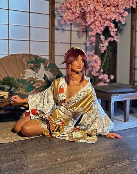 Lizzie Whistle actress archive