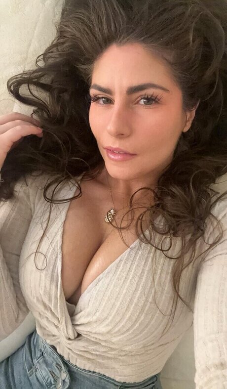 LexGoEveryday naked actress images