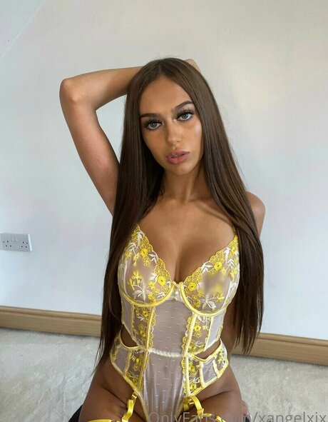 Angelinglisx star nude picture