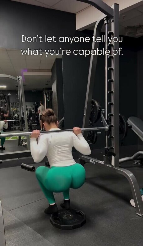 Leona Maronn nude star pictures