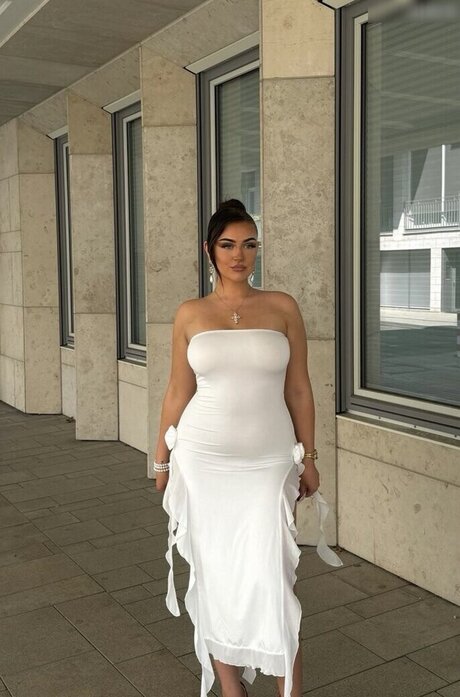 Michelle Knaub high quality model pic