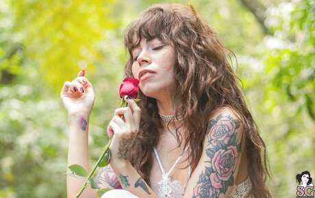 Dinhasun nudes model photo