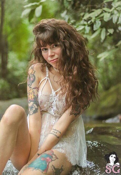 Dinhasun hot pornstar image