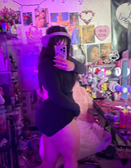 Quartercupflour xxx pornstar image