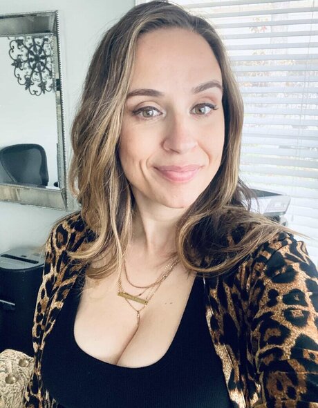 BellaSuede naked star pictures