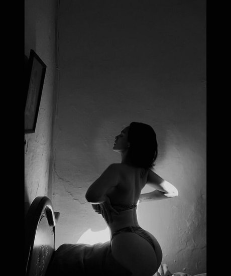 shemale masturbation onlyfans free images