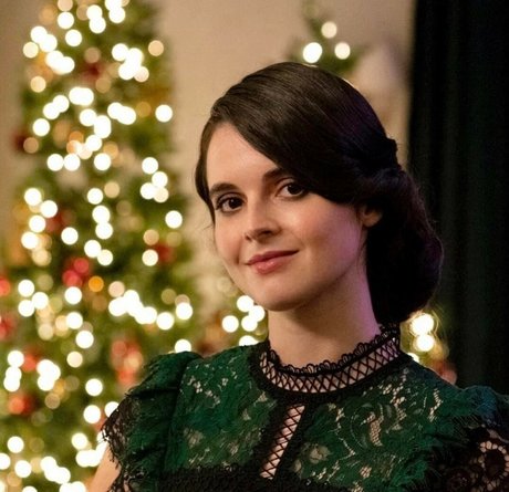 Vanessa Marano naked star photos