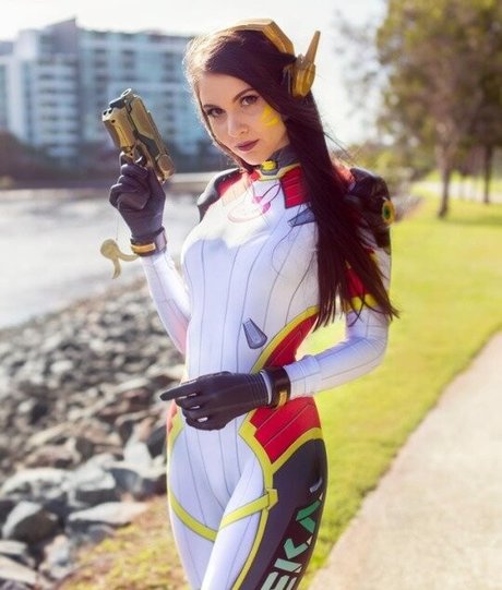 Aliythia sexy star gallery