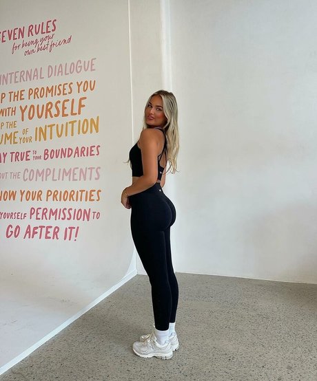 Olivia Prosser top model pics