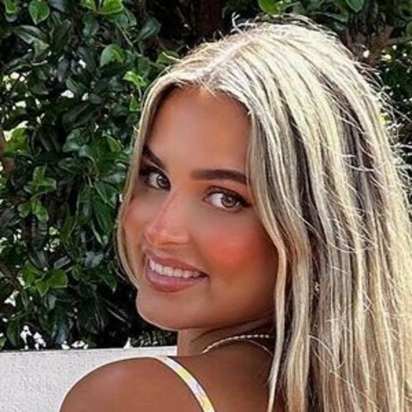 Olivia Prosser model high quality pictures