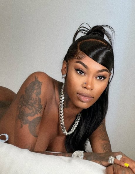Asian Doll nice model image