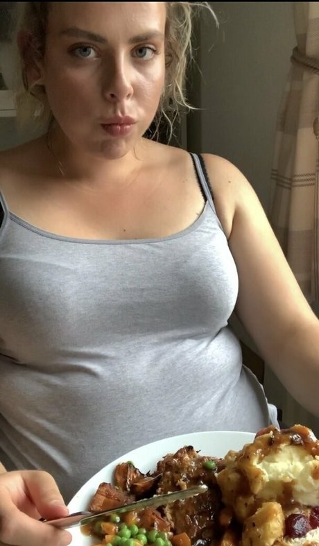 eatee nude actress gallery