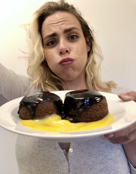 sexy brunette onlyfans porno archive