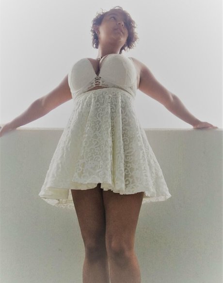 lesbian kissing onlyfans sex gallery