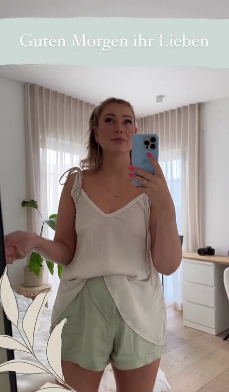 Maren Wolf naked star photo