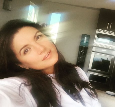 Gina Carano star nude picture