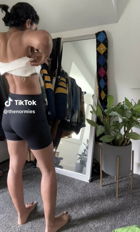 The Normies star sexy pic