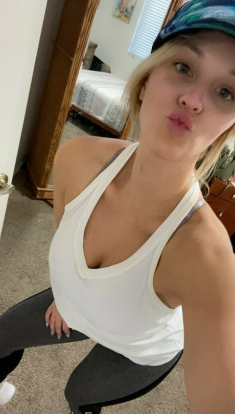 emilyyxx best model pic