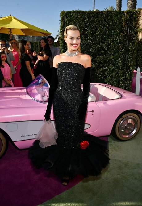 Margot Robbie naked star pic