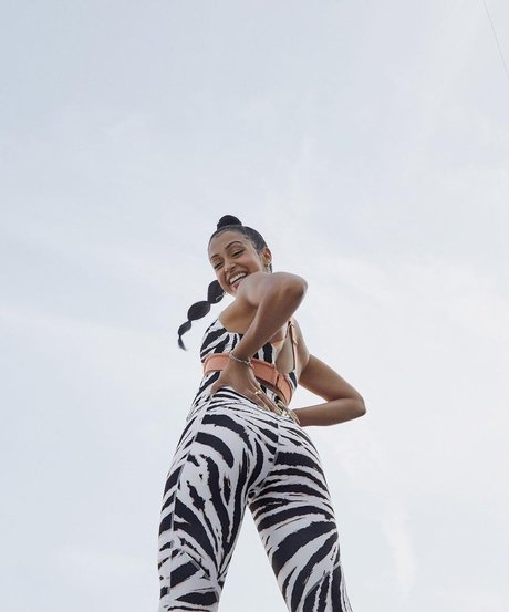 Liza Koshy star hot img