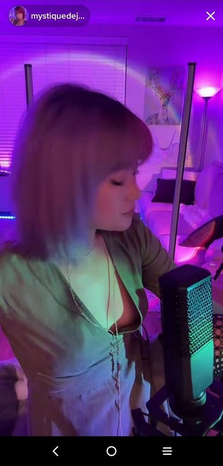 Mystiquede hot model images