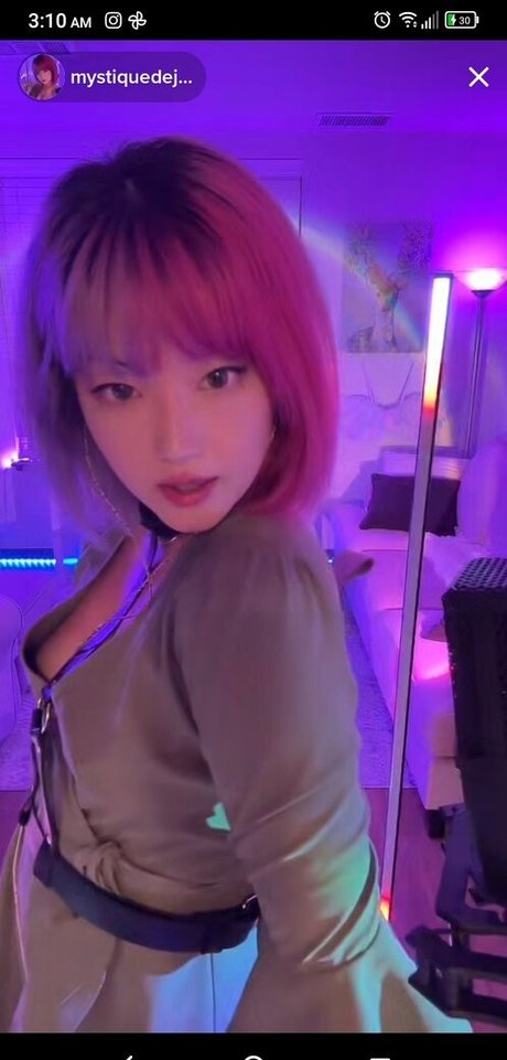 Mystiquede perfect model picture