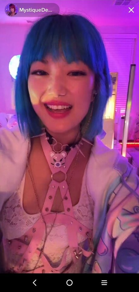 Mystiquede pretty model picture