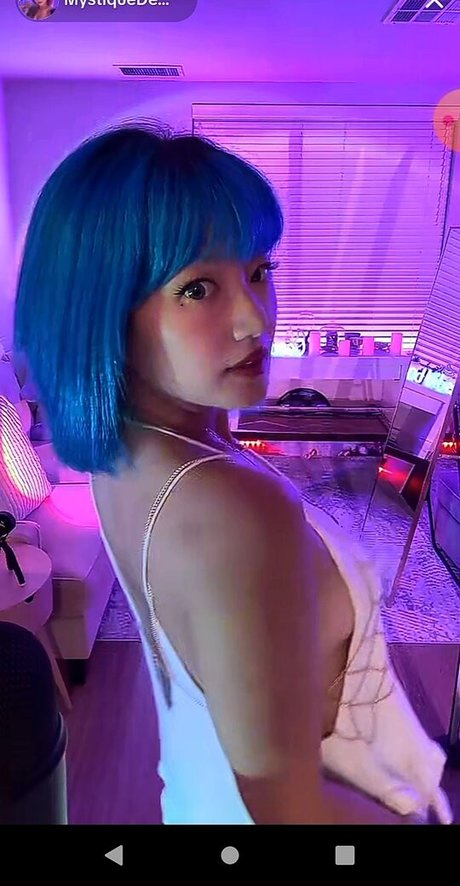 Mystiquede model erotic picture