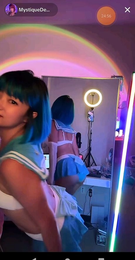 Mystiquede model perfect pic