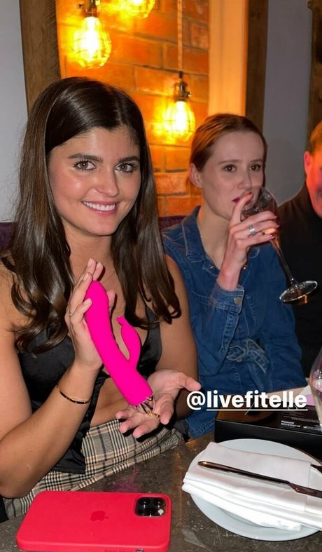 livefitelle star xxx photos