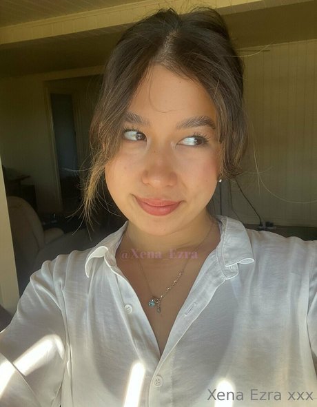 xena ezra erotic model pic