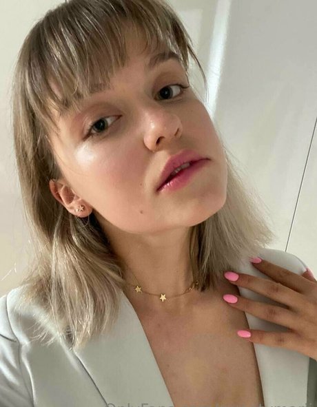 mariaholovko best star picture