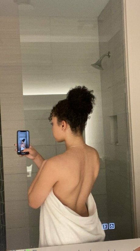 prissybiscuit high quality model pictures