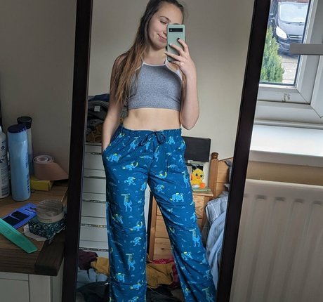 petite slut onlyfans free nude images