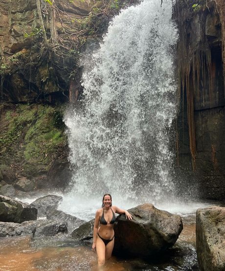 Regina Volpato Profile pic