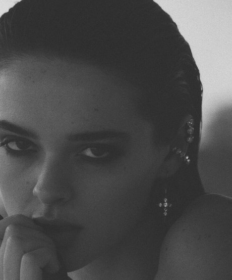 Charlotte Lawrence model hot photos