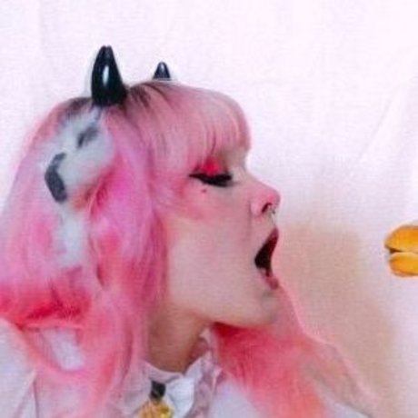 lawlietigerpony model nude image