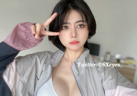 Sxeyes_ model adult pictures