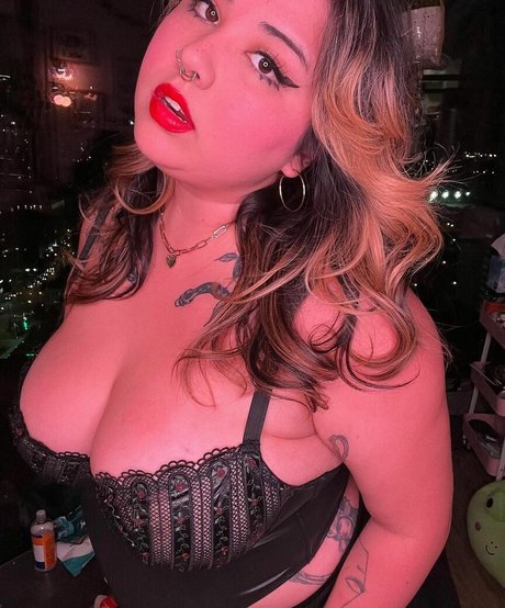 Suki Jade pornstar adult pics