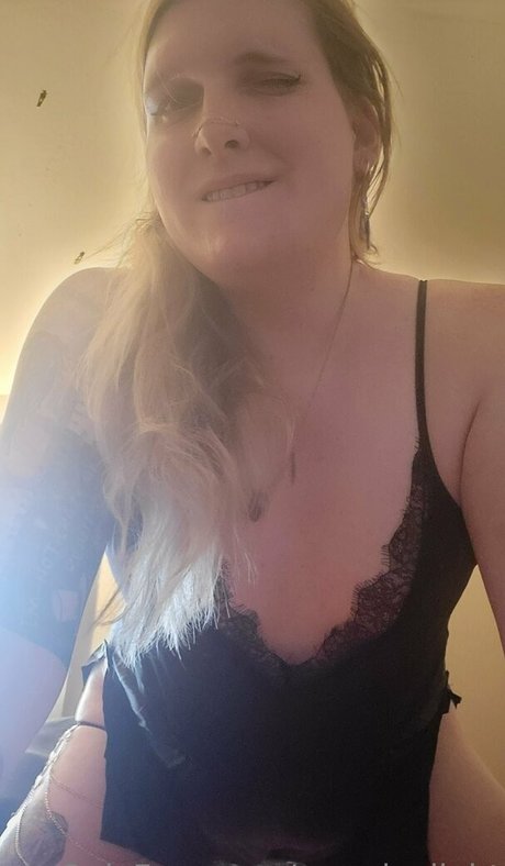 noradaylight naked actress picture