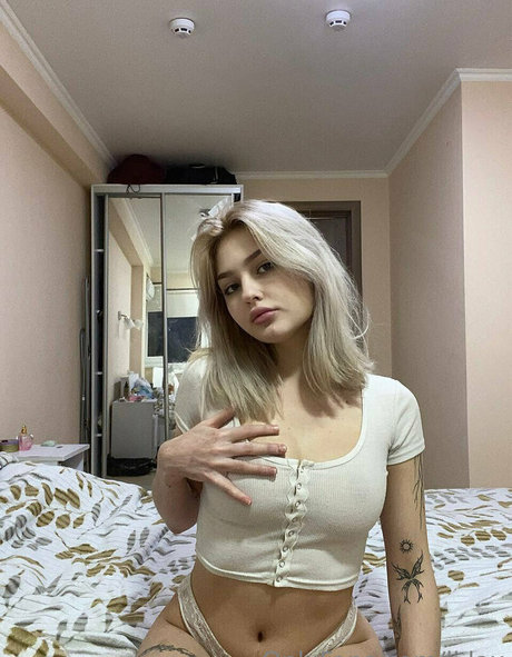 lilaxshy pretty model images