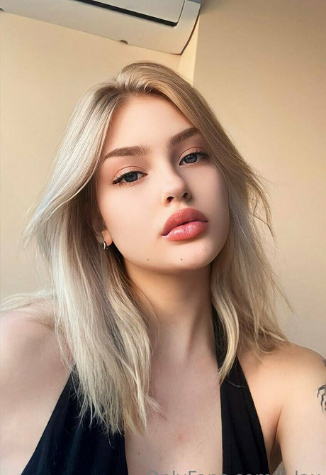 lilaxshy high quality pornstar images