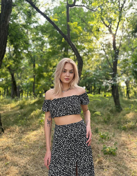 lilaxshy hot pornstar gallery