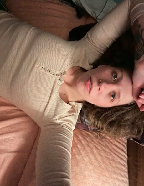 cahiraoona model perfect image